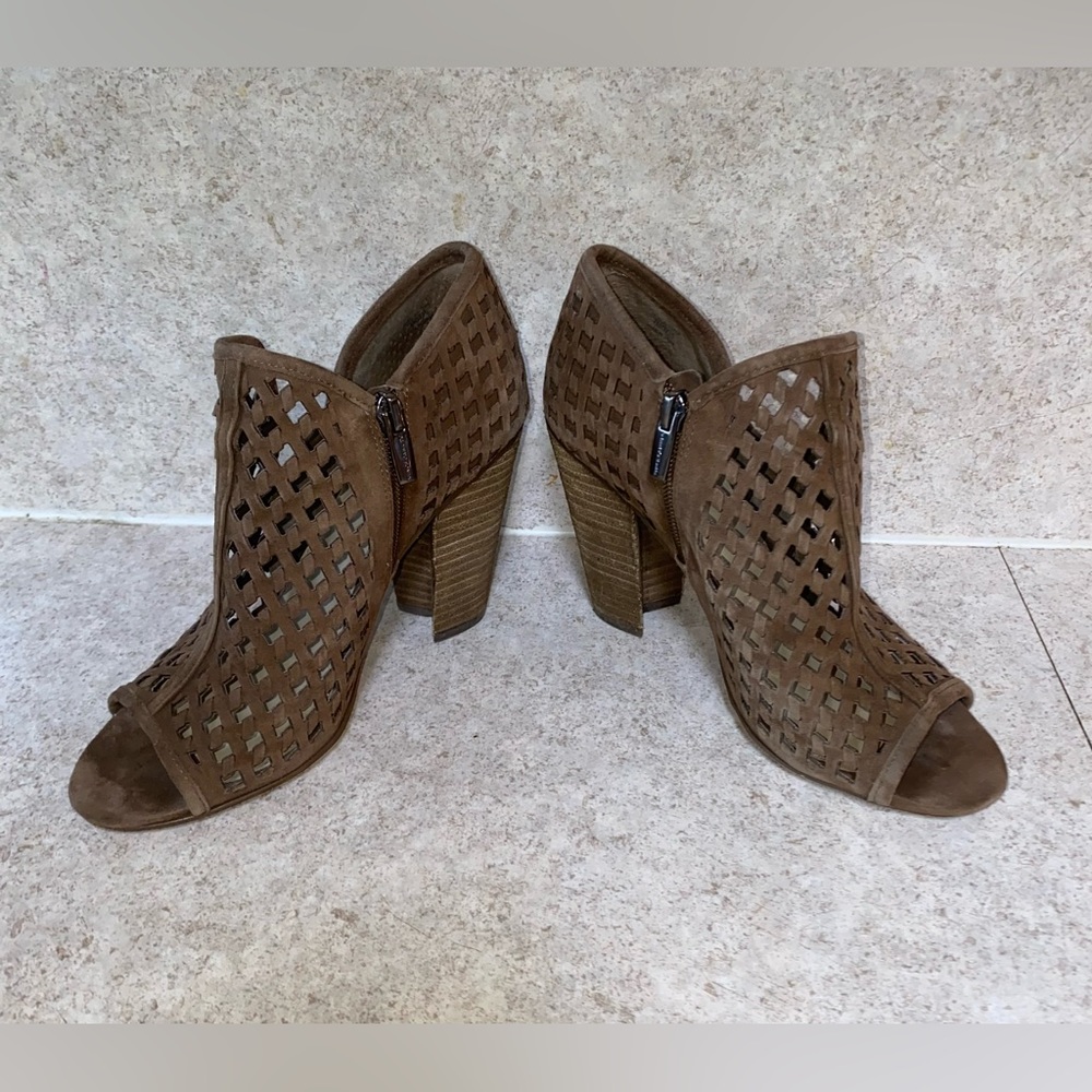 Vince Camuto Shoes